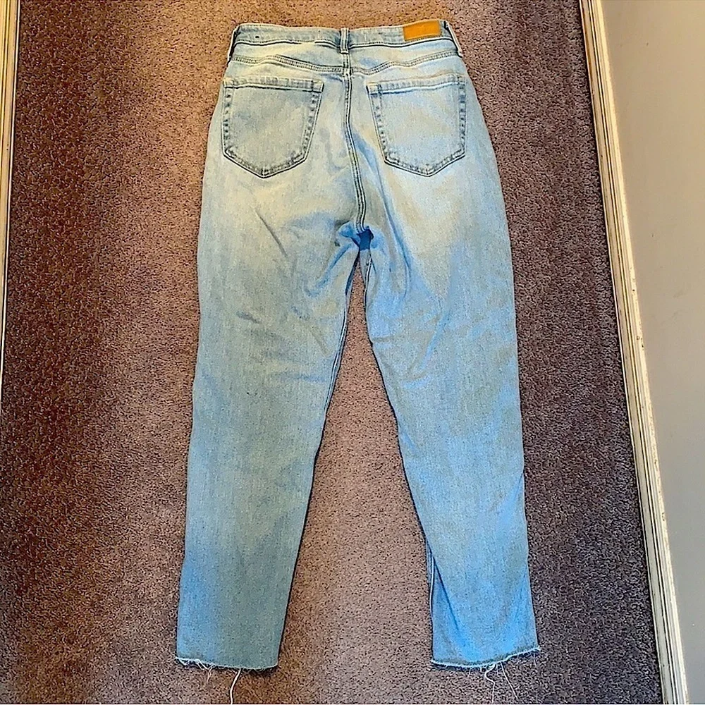 HOLLISTER Curvy High rise Mom Jean Vintage Stretch light wash women’s 28S ankle